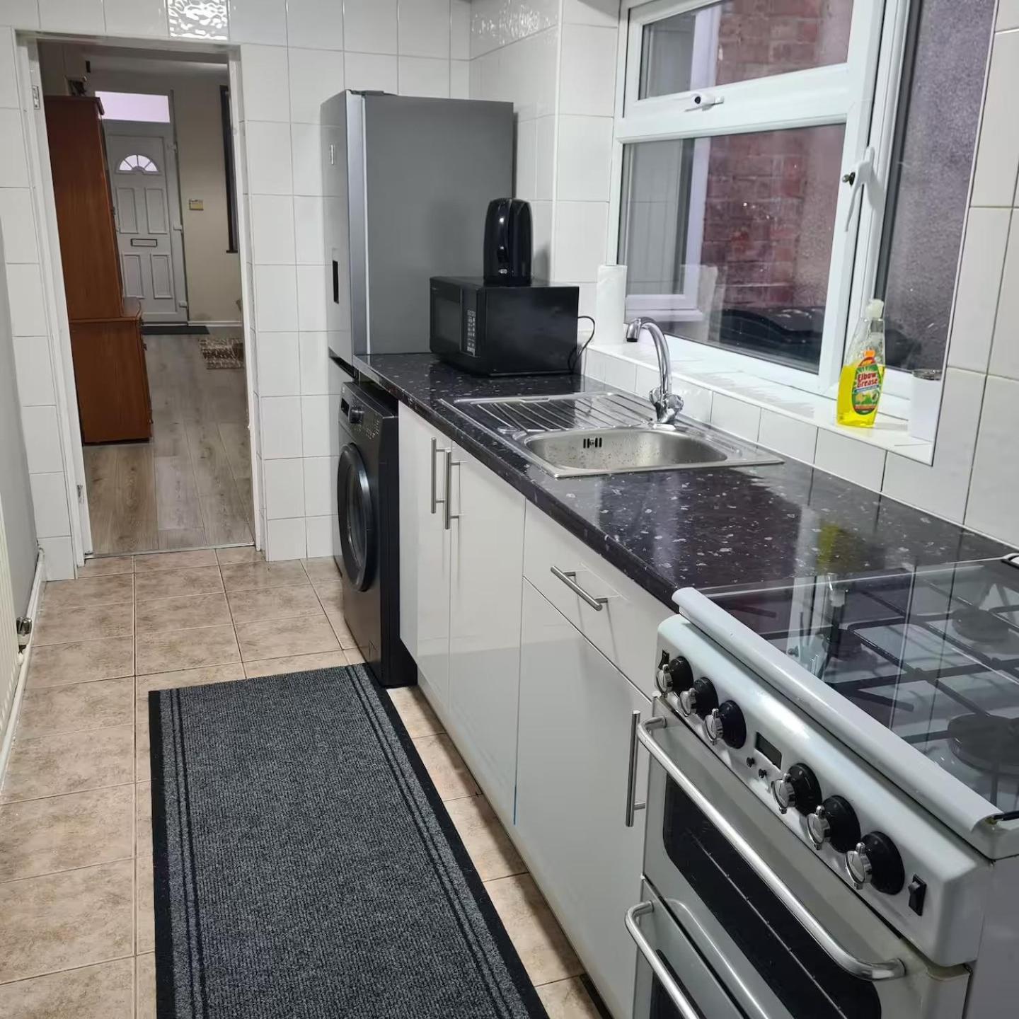 Holiday home Stylish - Sleeps 4 & Private Garden *