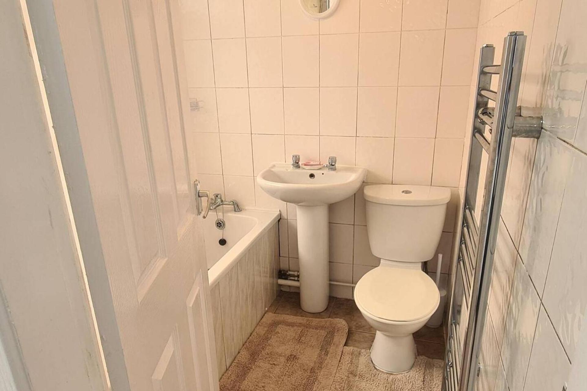 Stylish - Sleeps 4 & Private Garden