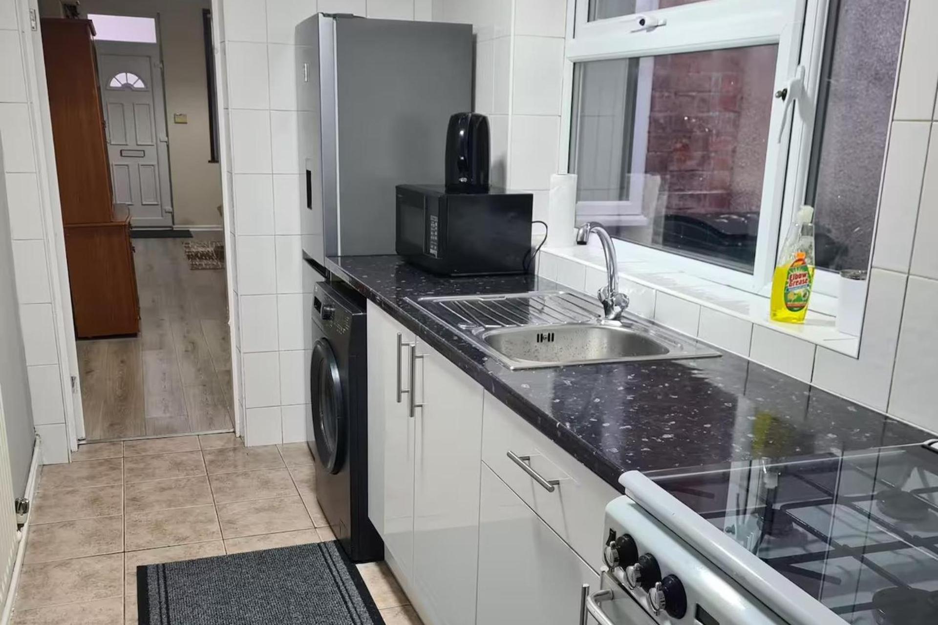 Stylish - Sleeps 4 & Private Garden *